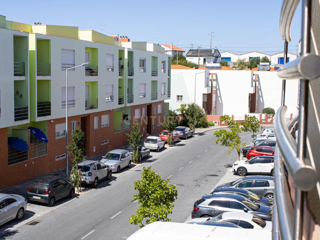 T1+1 Urb Qta da Areeira, Camarate - Image 11