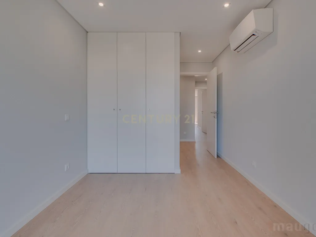 APARTAMENTO T3 | QUINTA DAS MARIANAS, CARCAVELOS | 2 ESTACIONAMENTOS - Image 17