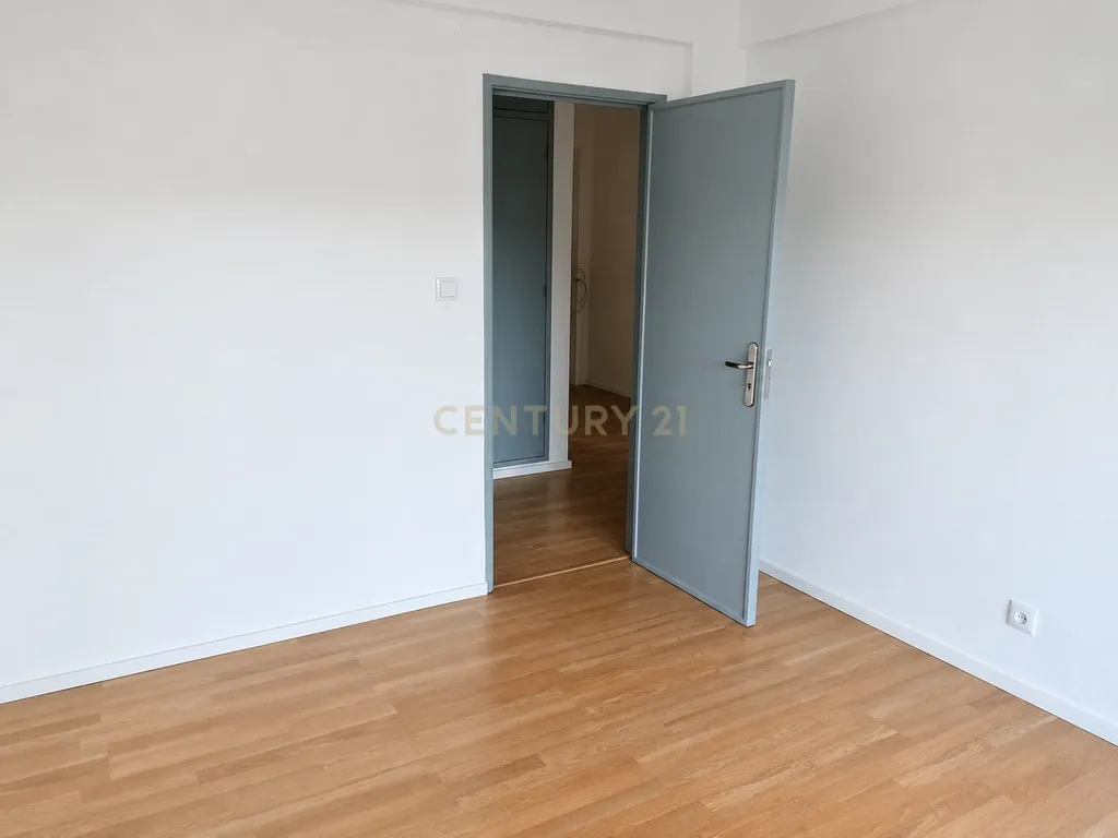 Apartamento T2 para Arrendamento em Odivelas | 80 m² | A 5 Minutos do Metro - Image 7