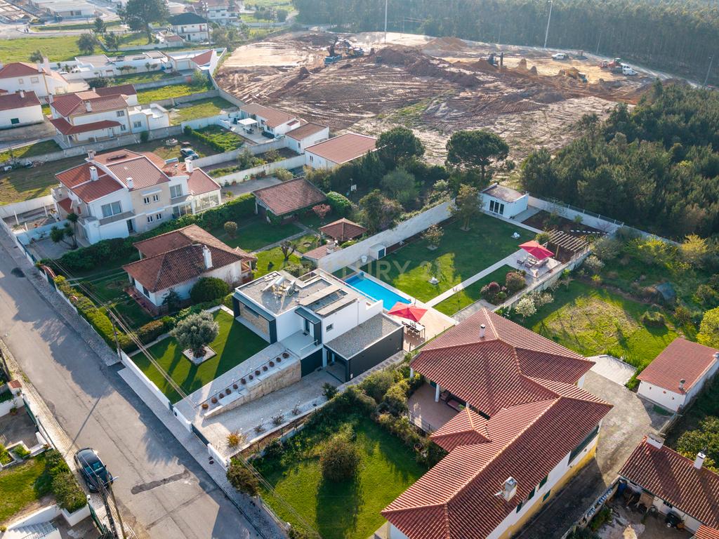 Moradia ultramoderna com 3 quartos: Vida sustentável na Costa da Prata - Image 41