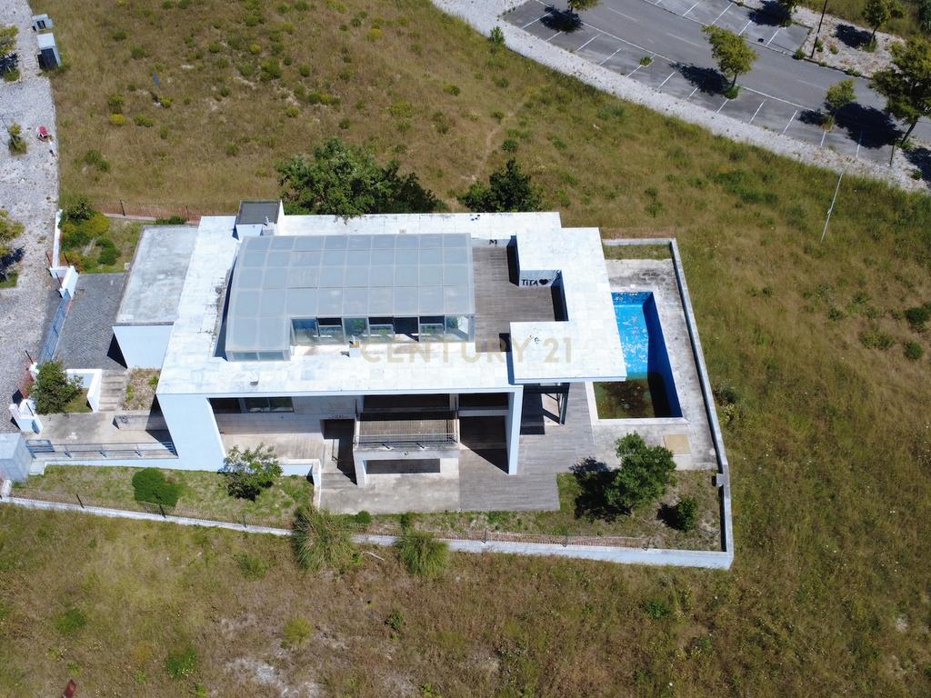 Moradia de Arquitetura Contemporânea na Aldeia dos Capuchos, Vista Mar, Rio e Cidade, com Garagem, Elevador, Piscina e Cobertura com Vista Panorâmica 360º. - Image 23