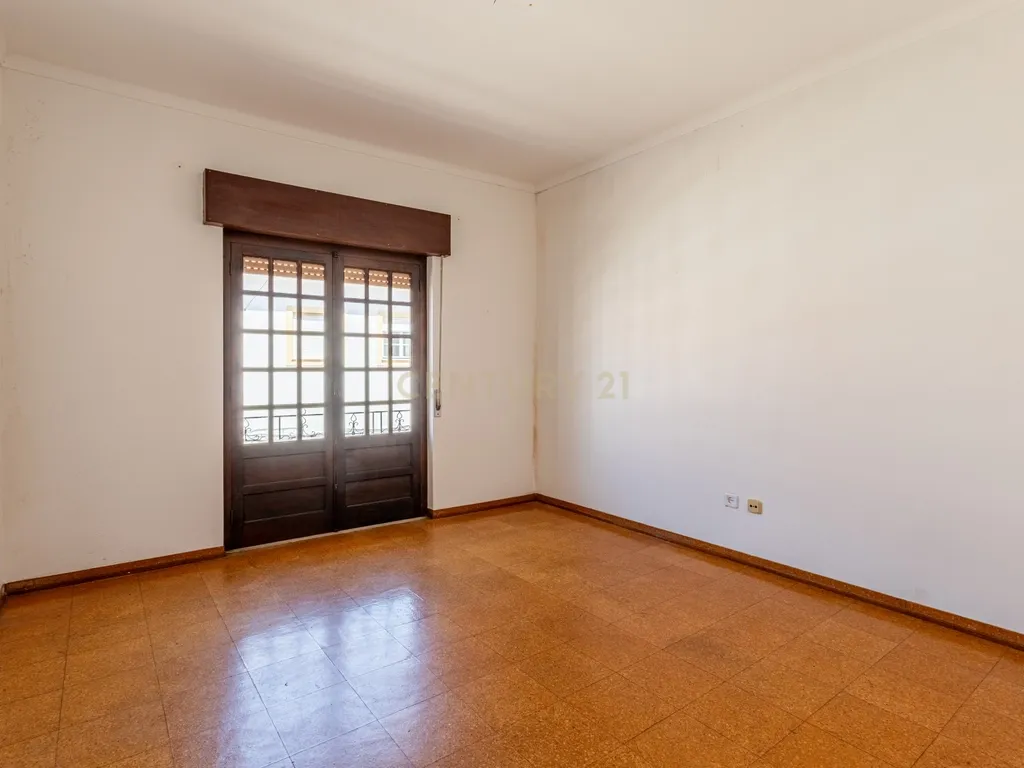 Espaçosa Moradia T3 em Azambuja, Lisboa - Image 20
