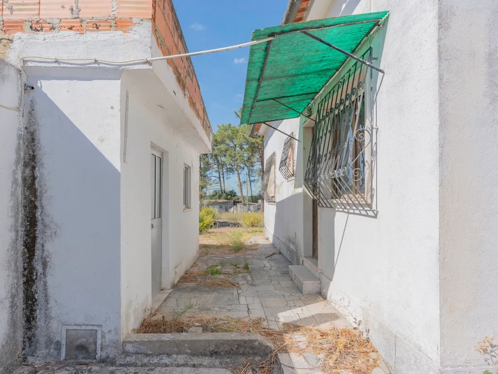 Moradia Isolada com Terreno de 1041 m² – Um Mundo de Possibilidades! - Image 84