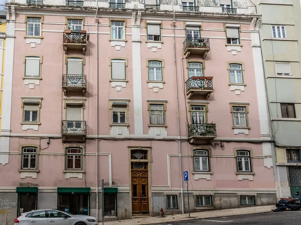 Loja/Escritório com apartamento de 150m2 com acesso a pessoas de mobilidade reduzida - Image 21