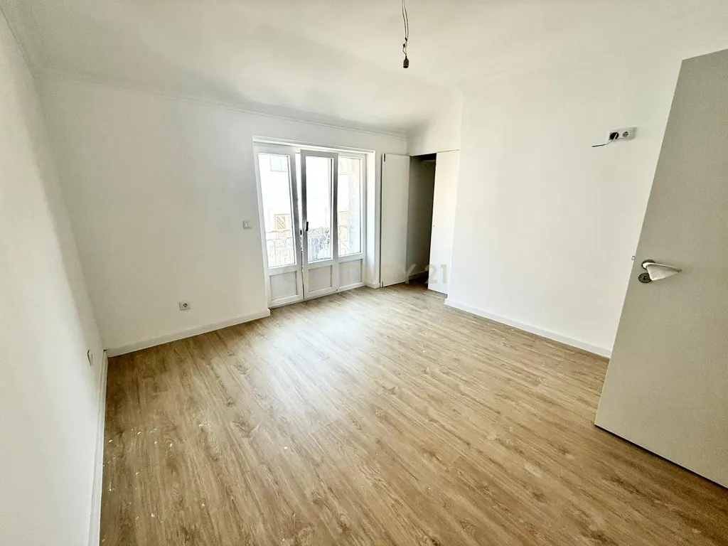 Apartamento totalmente remodelado na Vila de Oeiras - Image 10