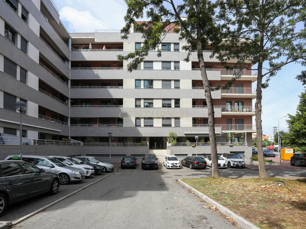 Apartamento T2 Moderno nas Colinas do Cruzeiro | 2 Lugares de Garagem e Varanda - Image 22