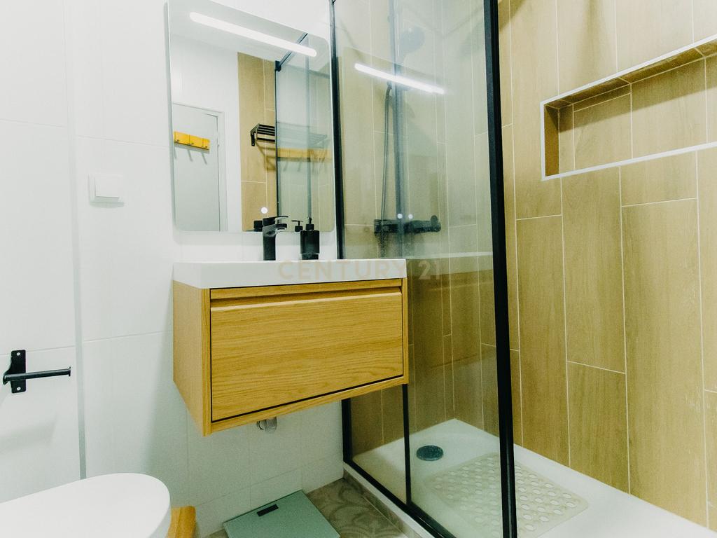 Apartamento T3, 3 varandas e 2 wc. Situado no último piso de um edifício tranquilo, conforto, funcionalidade e uma localização difícil de igualar. - Image 16