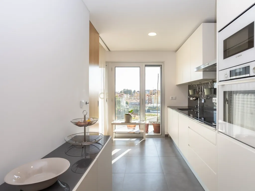 Apartamento T3 Condomínio de Luxo - Qta. Trindade, Seixal - Image 8