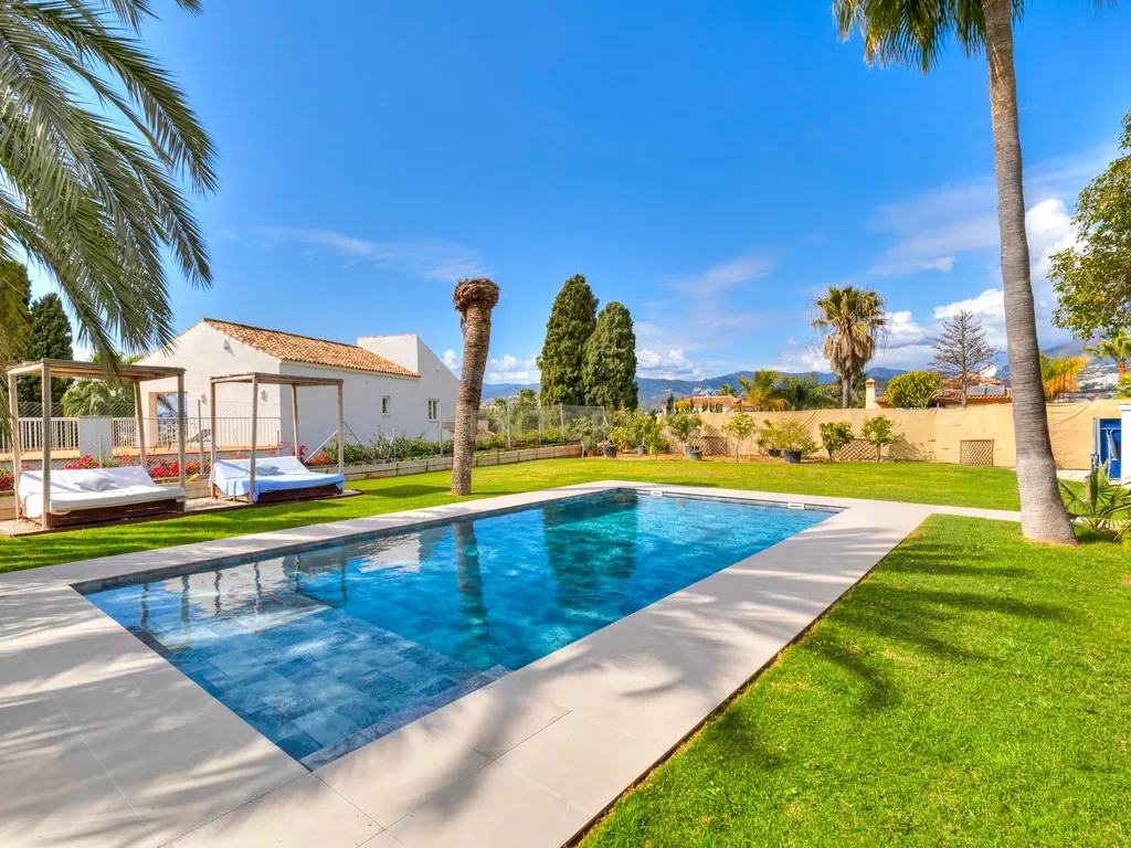 Impressionante moradia isolada com 5 quartos em San Pedro de Alcántara, Marbella - Image 2