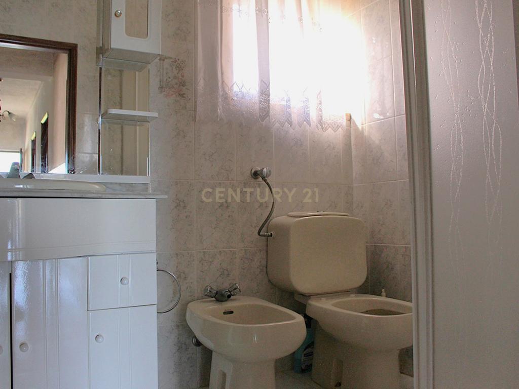 Moradia T6 isolada, terreno de 825m² e vista montanha – Pedrógão Grande - Image 21