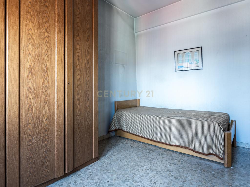  - Image 34