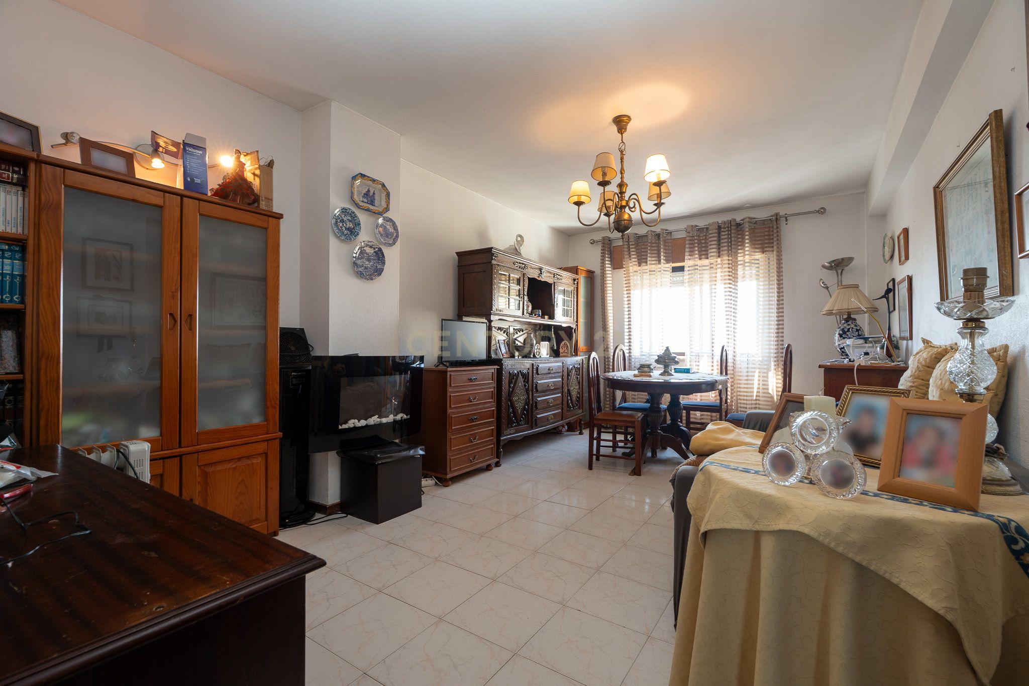 **Fantástico apartamento T4 com arrecadação*** - Image 2