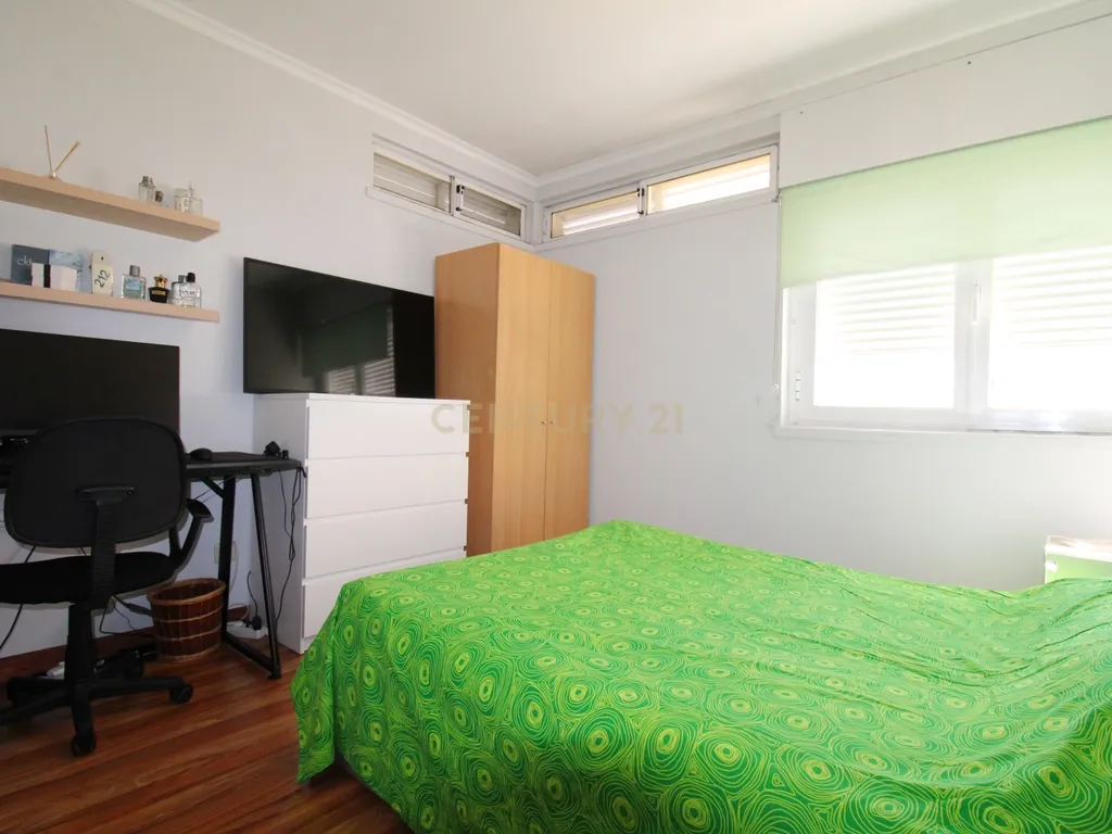 ✨ Oportunidade Única – T2 no Monte da Caparica ✨ - Image 18