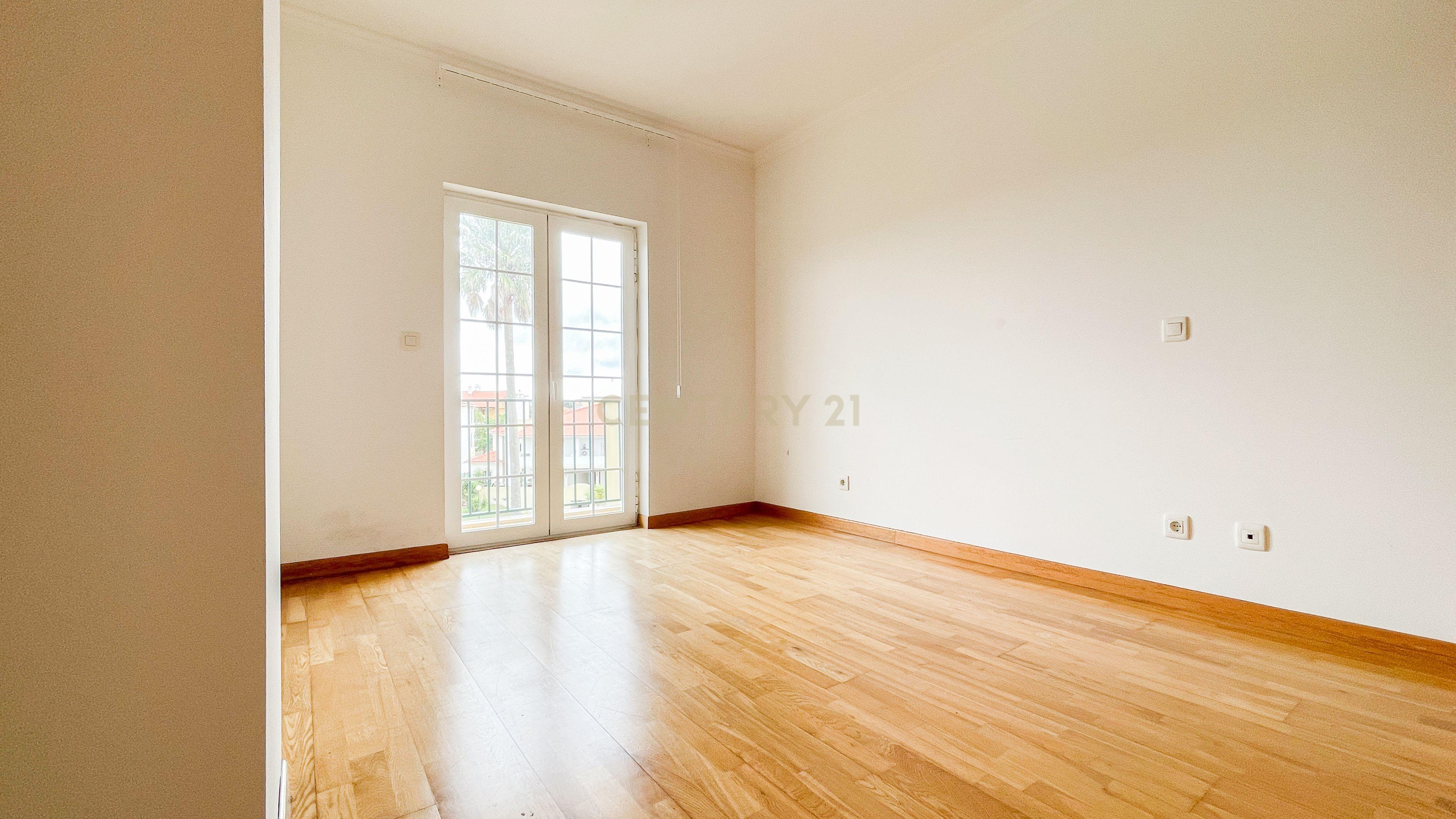 Apartamento T4 Duplex Quinta da Beloura - Image 12
