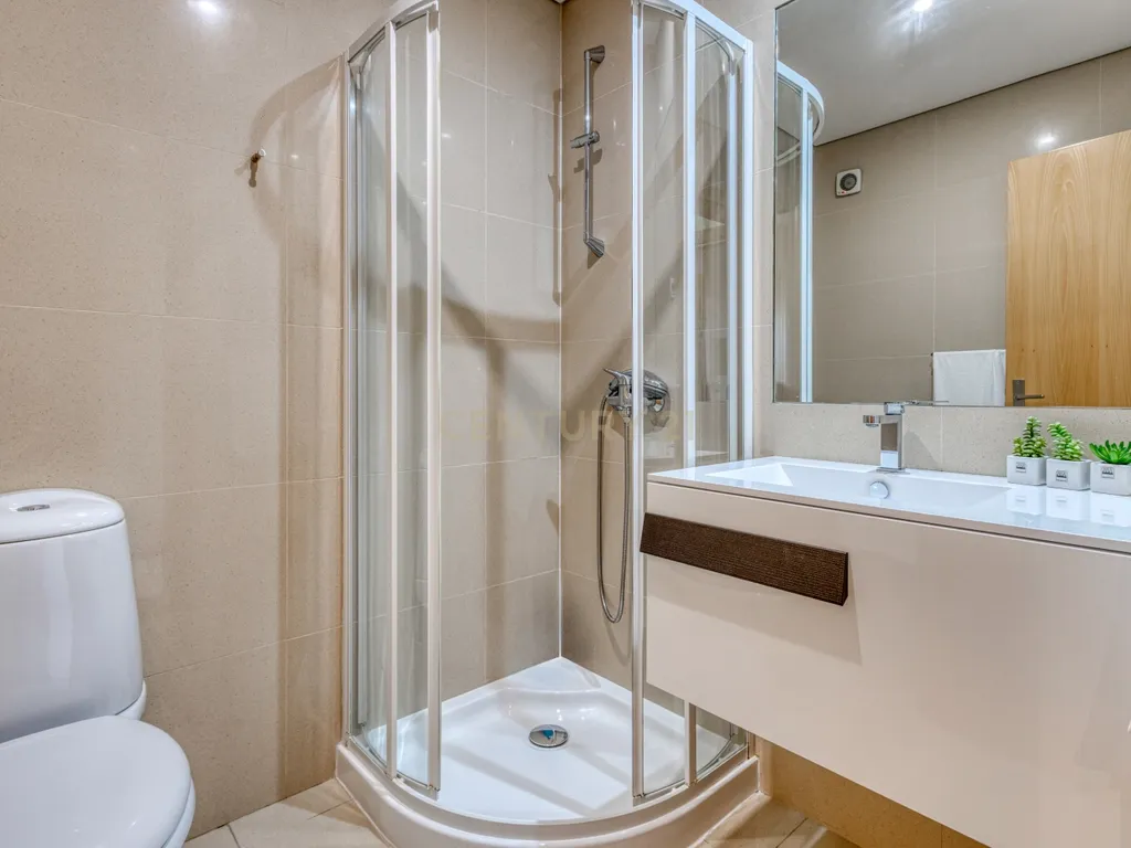 Apartamento T2+1 Duplex em condomínio fechado a 600m da praia - Image 14