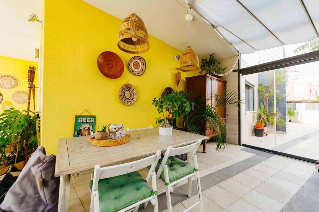 Luxuosa Moradia Renovada com Vista Panorâmica em Loures - Image 6