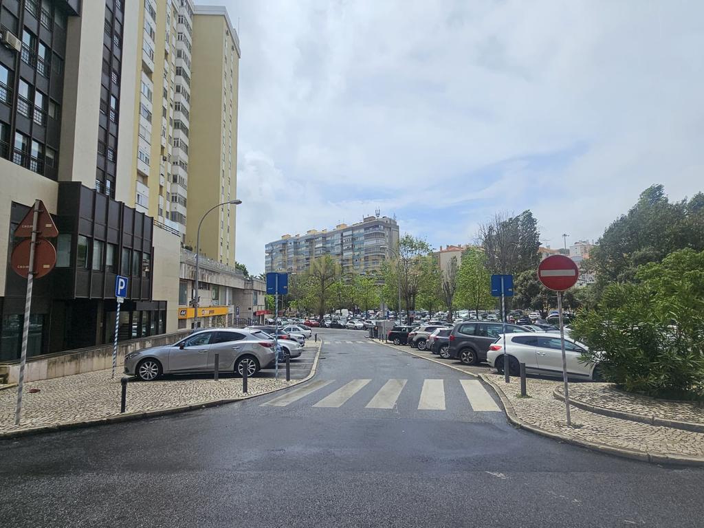 LOJA PARA VENDA EM ALGÉS – RUA MARGARIDA PALLA, 5 - Image 7