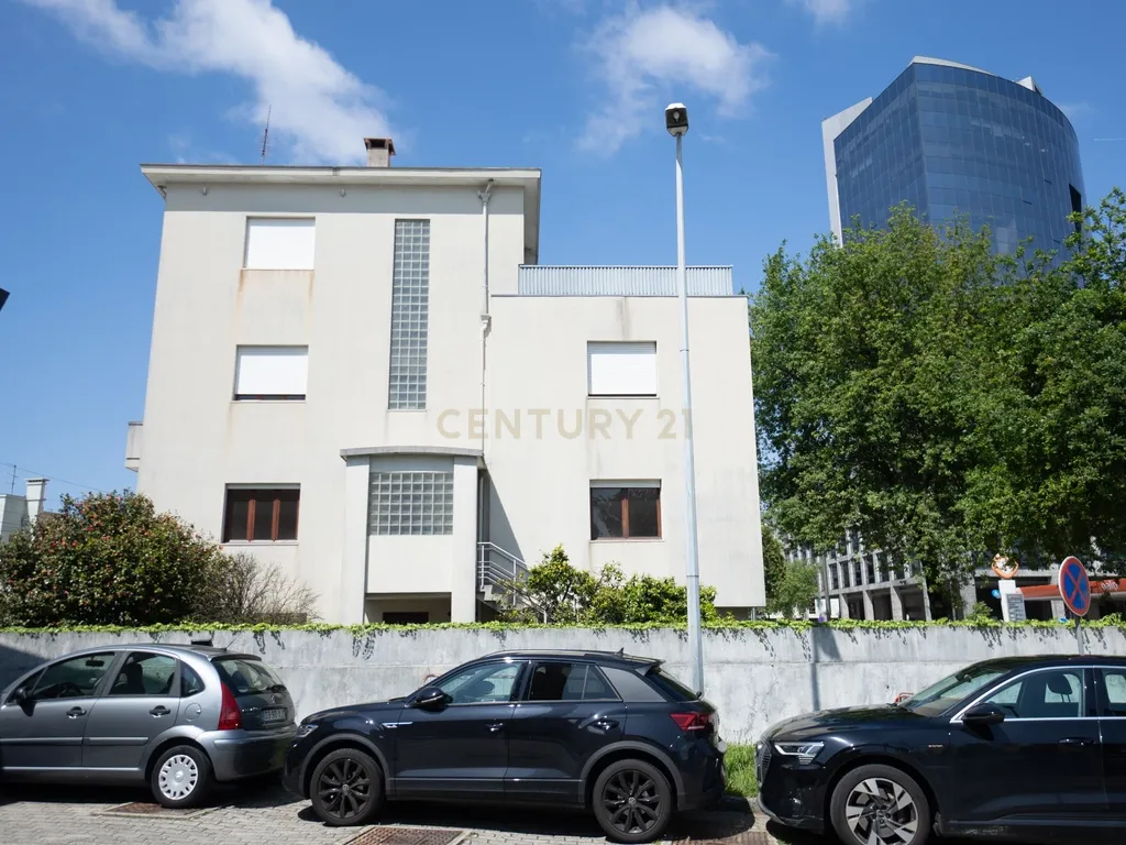Andar Moradia T5 – Antas, Avenida Fernão de Magalhães – Porto - Image 45