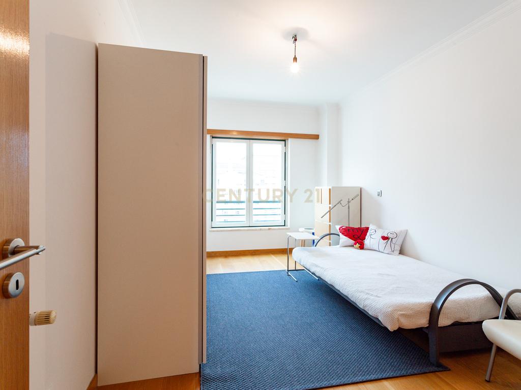 Apartamento T4 mobilado no Parque dos Príncipes - Image 23