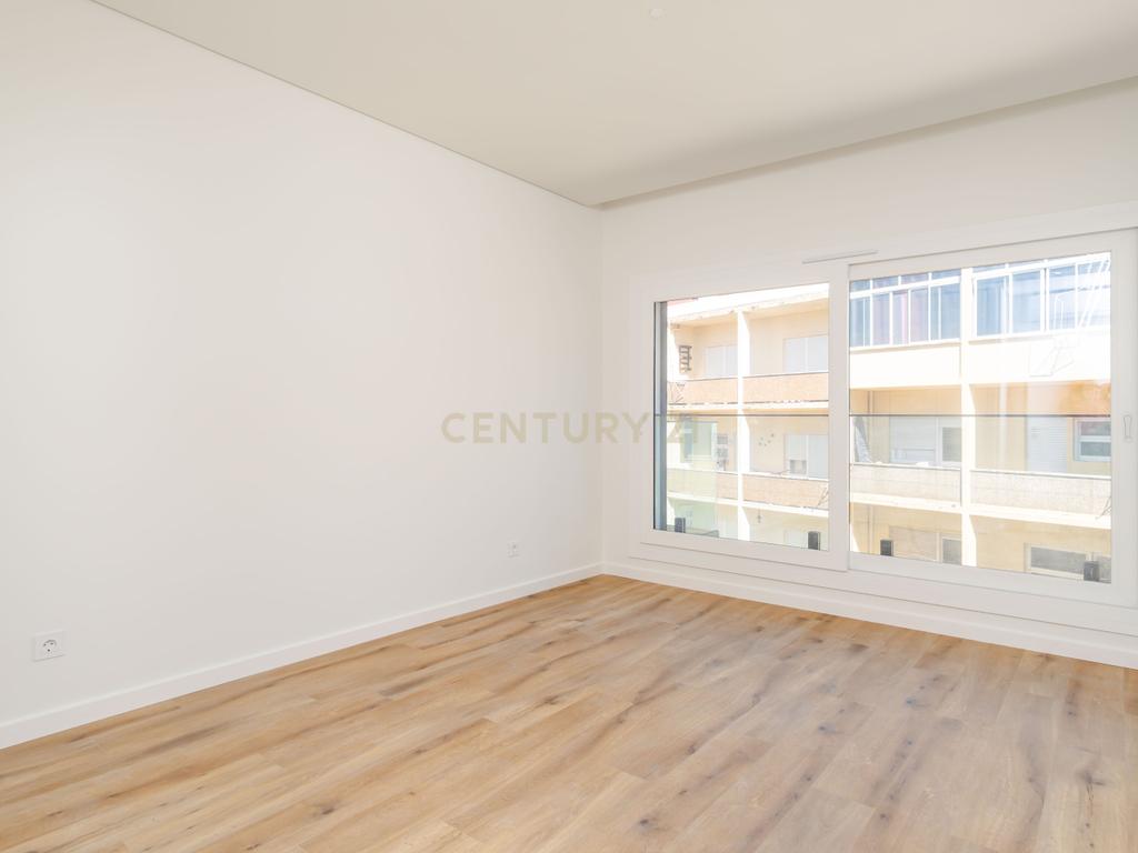 Exclusiva Penthouse T4 inserida num Empreendimento em Almada - Image 20
