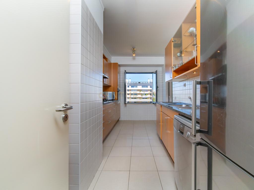 Apartamento T2 de Luxo Mobilado para arrendamento no Condomínio Pateo Central - Image 24