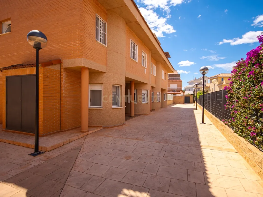 Moradia geminada de esquina em Alicante Golf, espaço, privacidade e qualidade de vida numa das zonas mais exclusivas de Alicante - Image 11