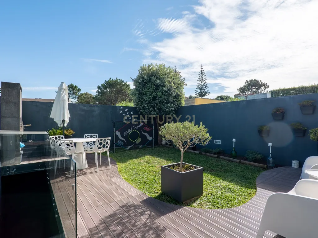Andar de Moradia Duplex em Lavra – A 2 minutos a pé da praia! - Image 29