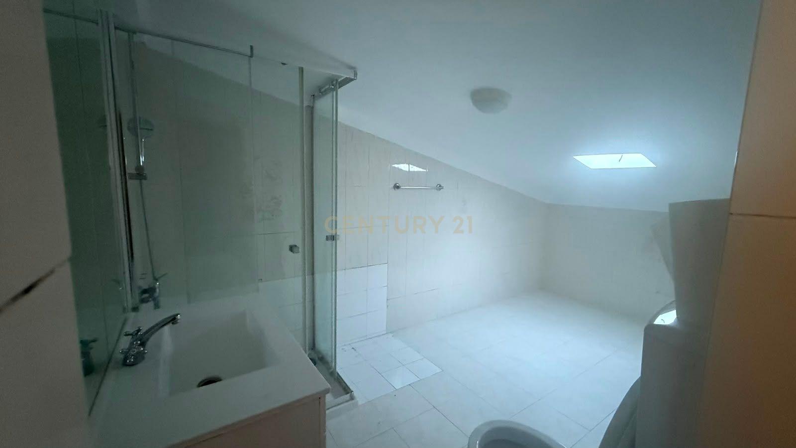 Fotografia 9 de T2 para arrendamento Casal de Cambra