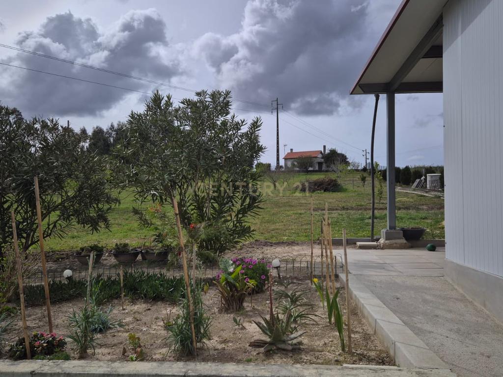 Espetacular Moradia T4 com Jardim e Vista Panorâmica em Pombal - Image 17