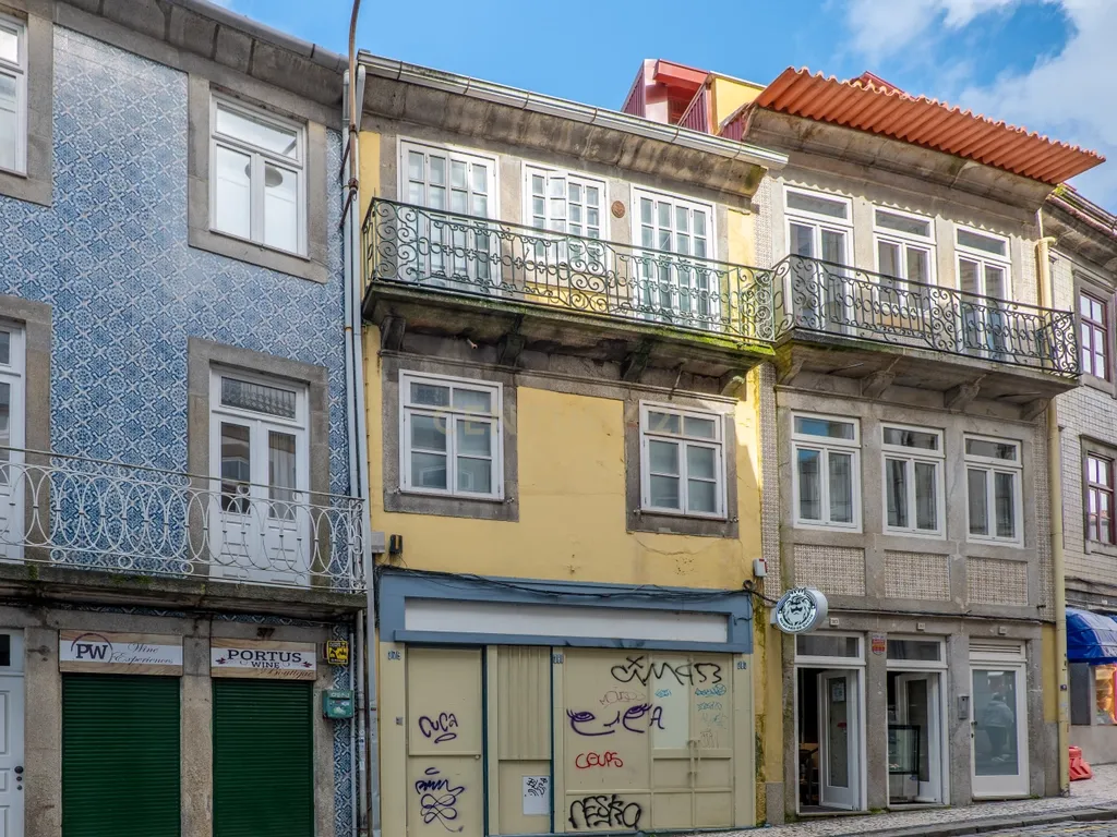 Prédio Histórico no centro do Porto - Image 36