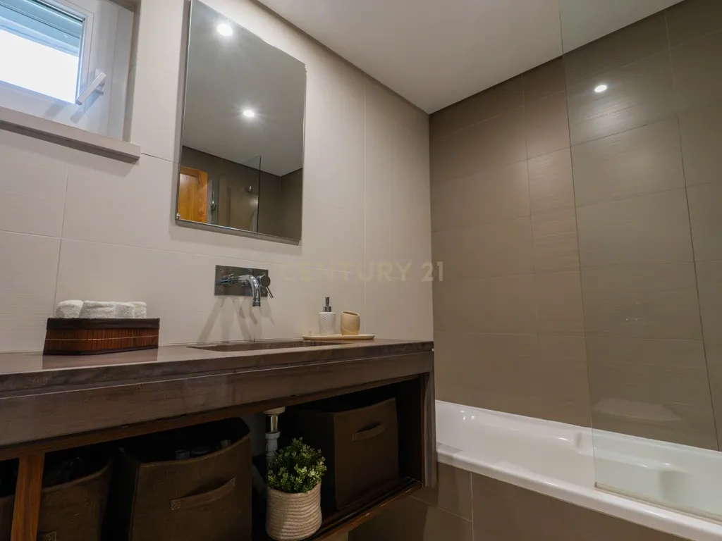 T2 com 115m² na Quinta de São Macário | Varandas | Elevador | Arrecadação | Vista de mar subtil - Image 31
