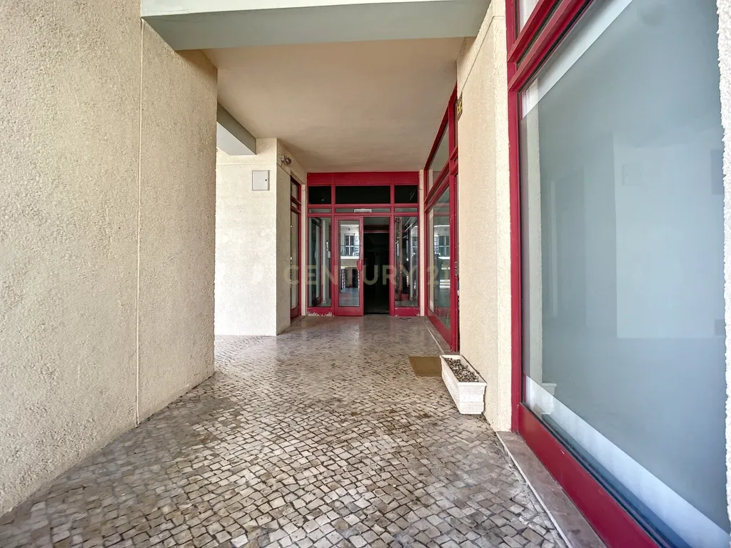 Loja Edifício Varandas em Nazaré - Image 4