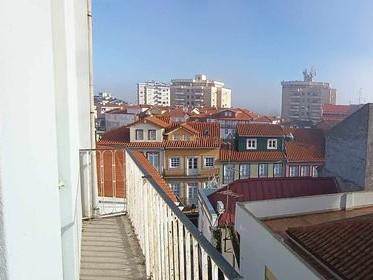 Edifício T4 em Chaves com Luz Natural e Varanda - Image 35