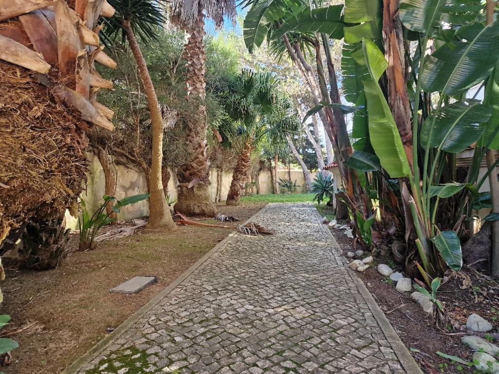 Moradia T3 em banda na Rua Josefina Silva, Aldeia de Juzo, Cascais - Image 6