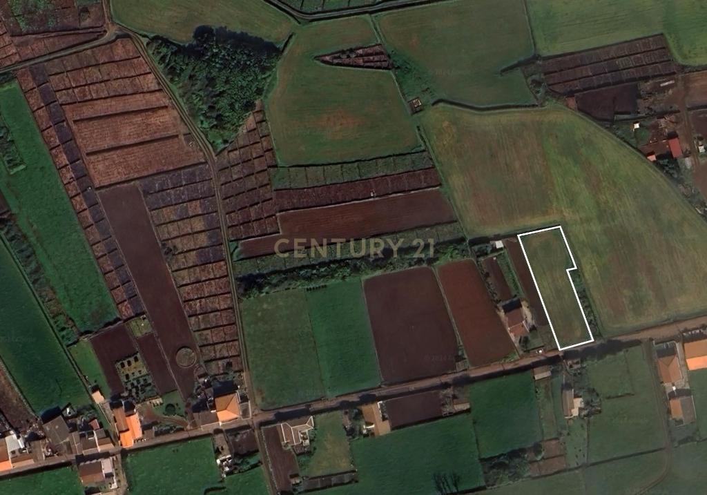 Terreno com 726 m2 no Bom Jesus, ilha Graciosa - Image 1
