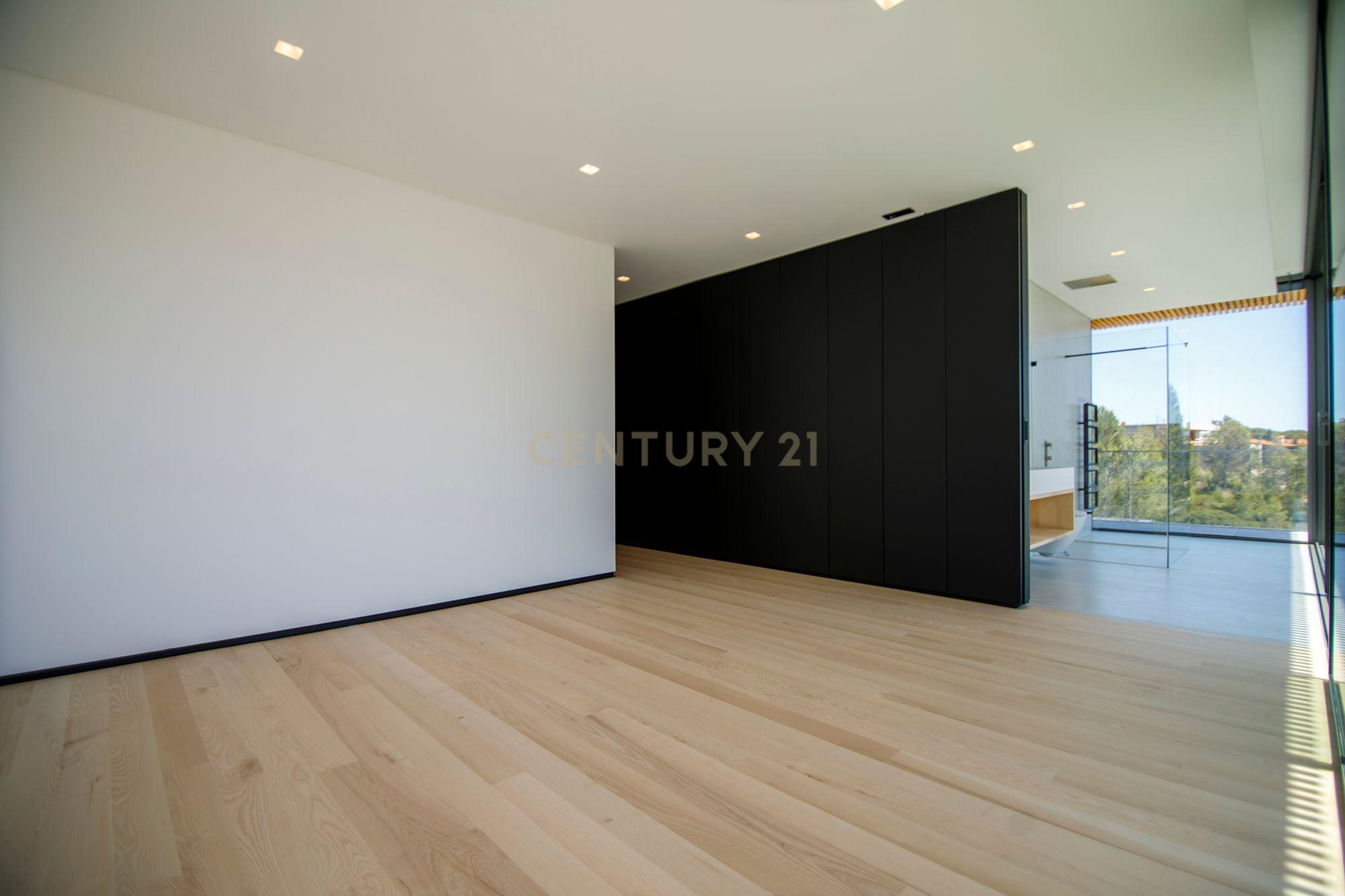 Magnifica Moradia T4 em Cascais - Image 38