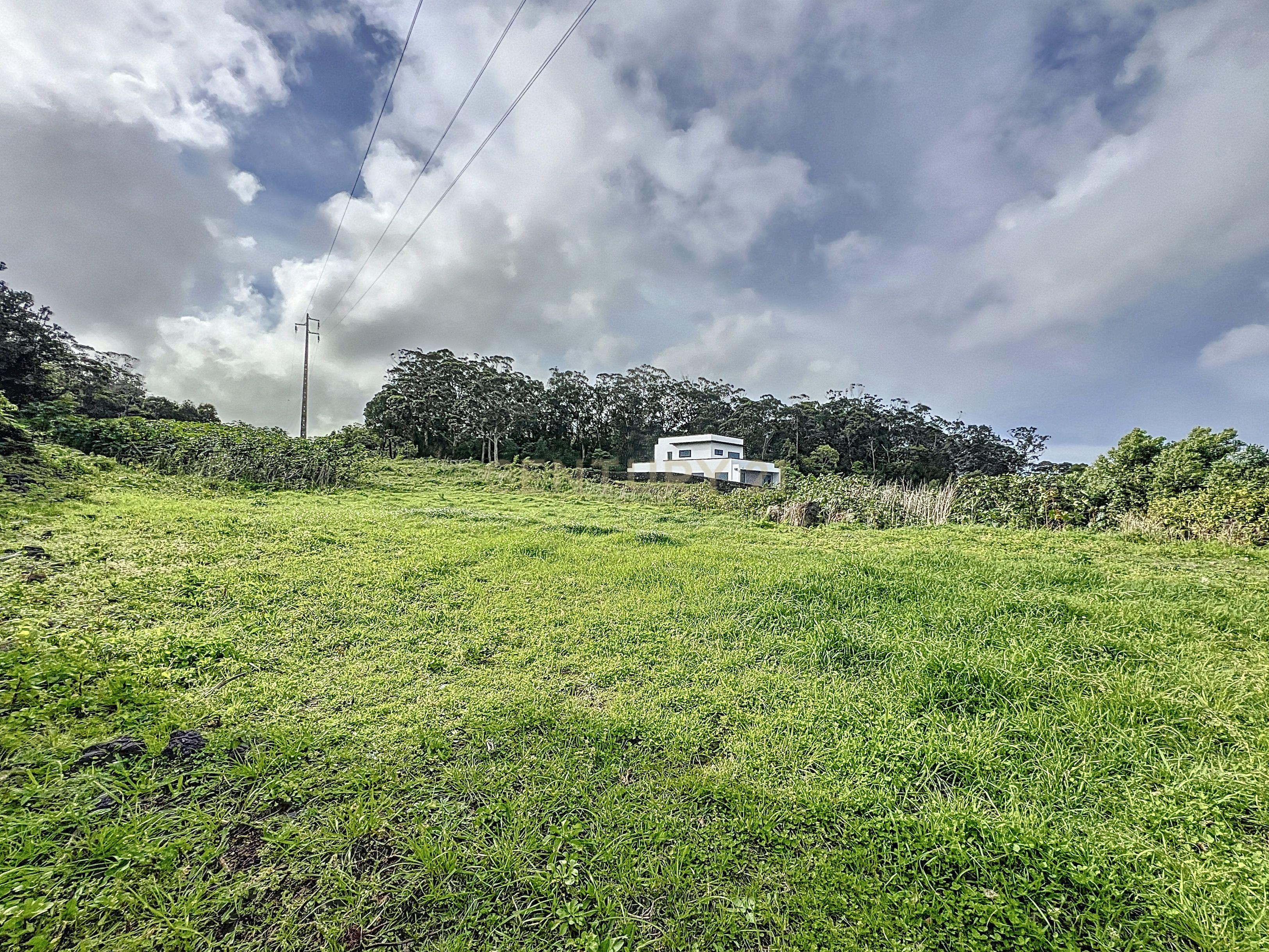 Terreno com 5320m2 com Vista Mar e Serra em Areias de Rabo de Peixe! - Image 7