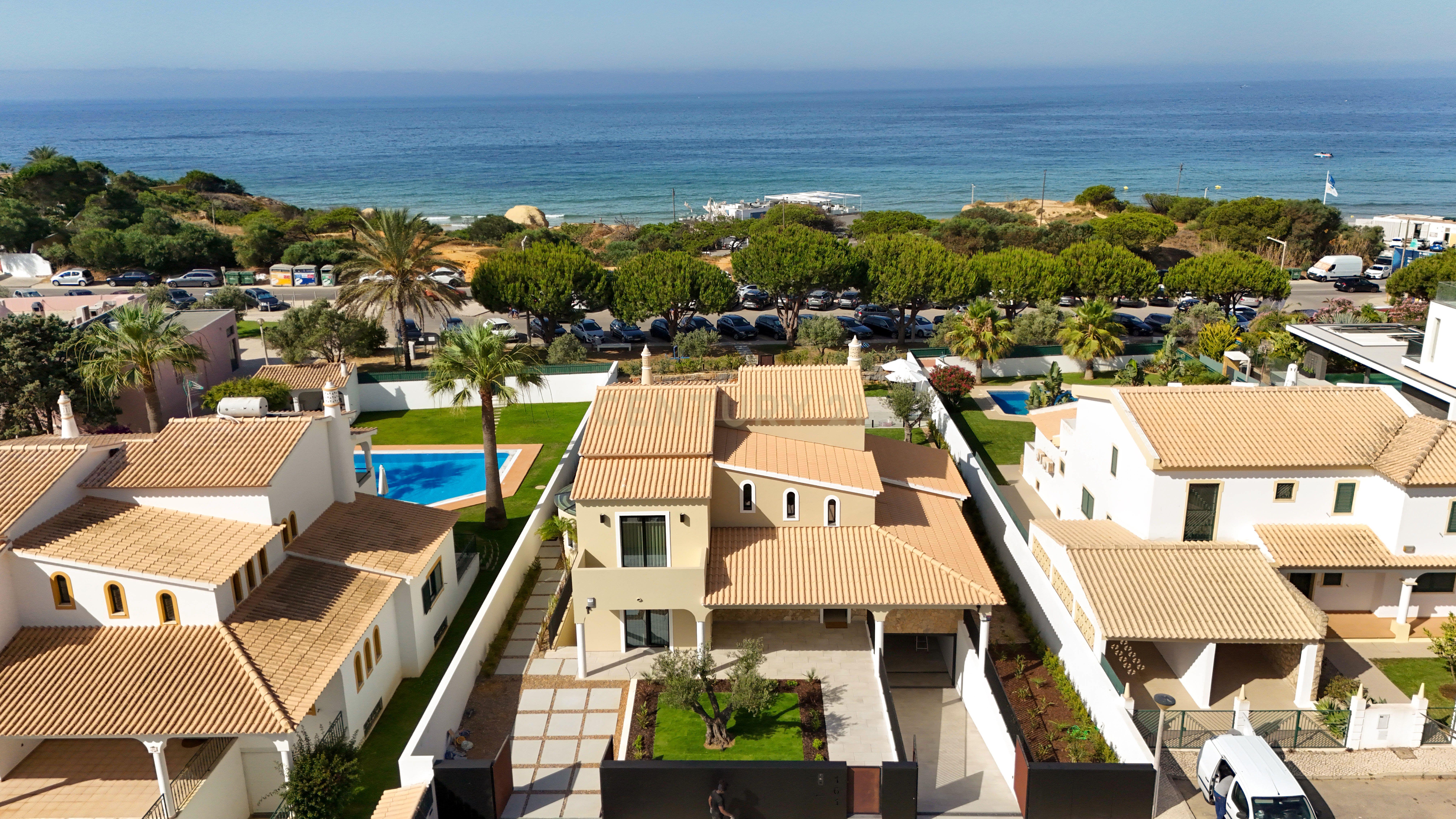 Fotografia 3 de CASA DE LUXO NA PRAIA DA GALÉ · ALGARVE , onde o luxo encontra o mar.