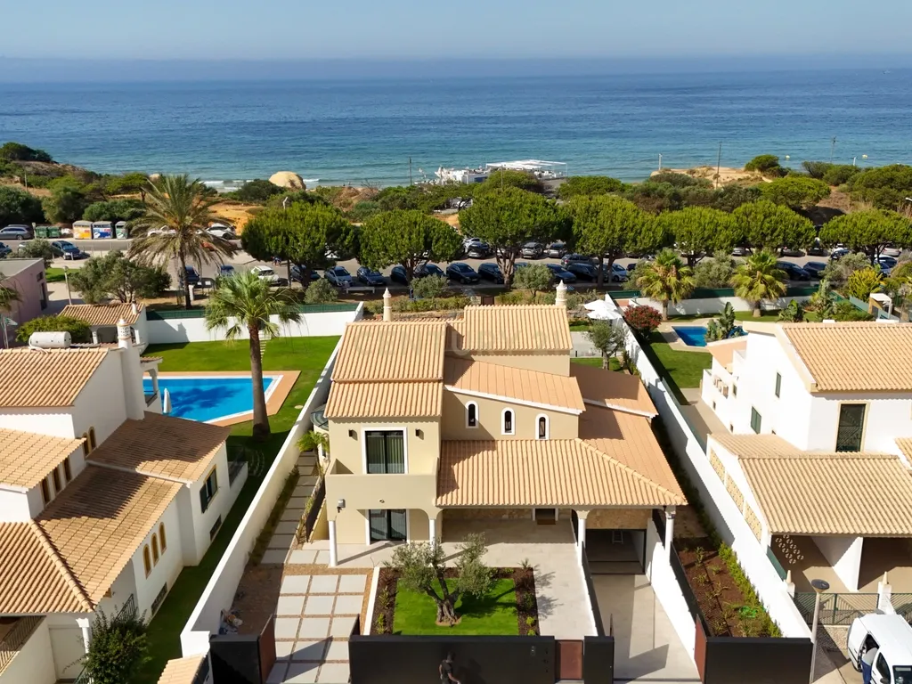CASA DE LUXO NA PRAIA DA GALÉ · ALGARVE , onde o luxo encontra o mar. - Image 3