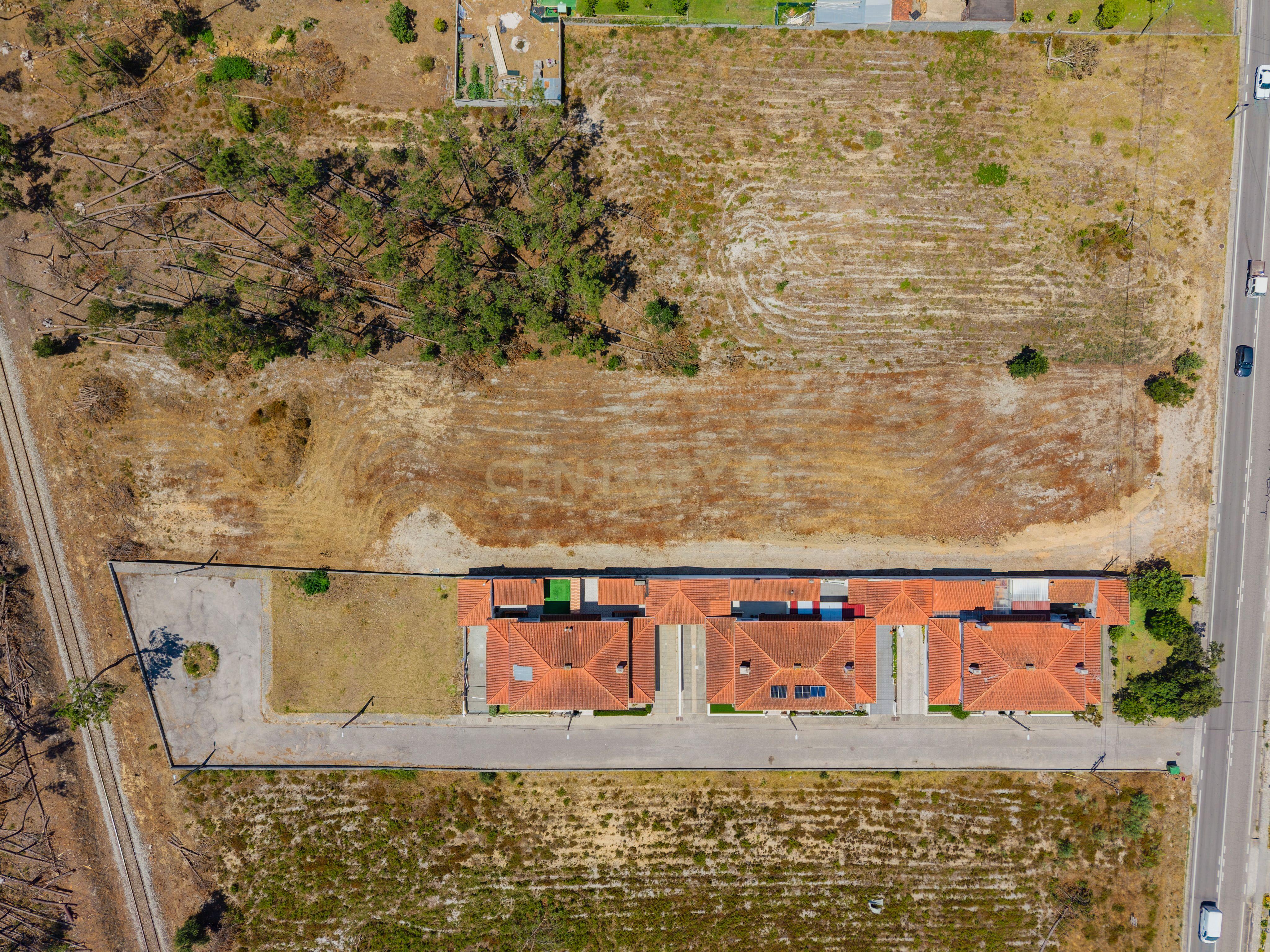 Fotografia 9 de OPORTUNIDADE DE INVESTIMENTO EM MONTE REDONDO!