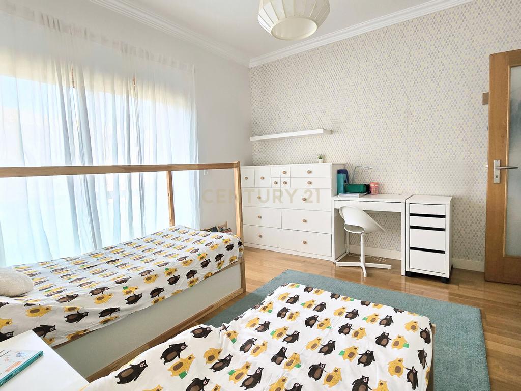 Apartamento Duplex T3 perto do mar na Caparica — Conforto, Elegância, Proximidade da Natureza e Estilo de Vida Descontraído - Image 15