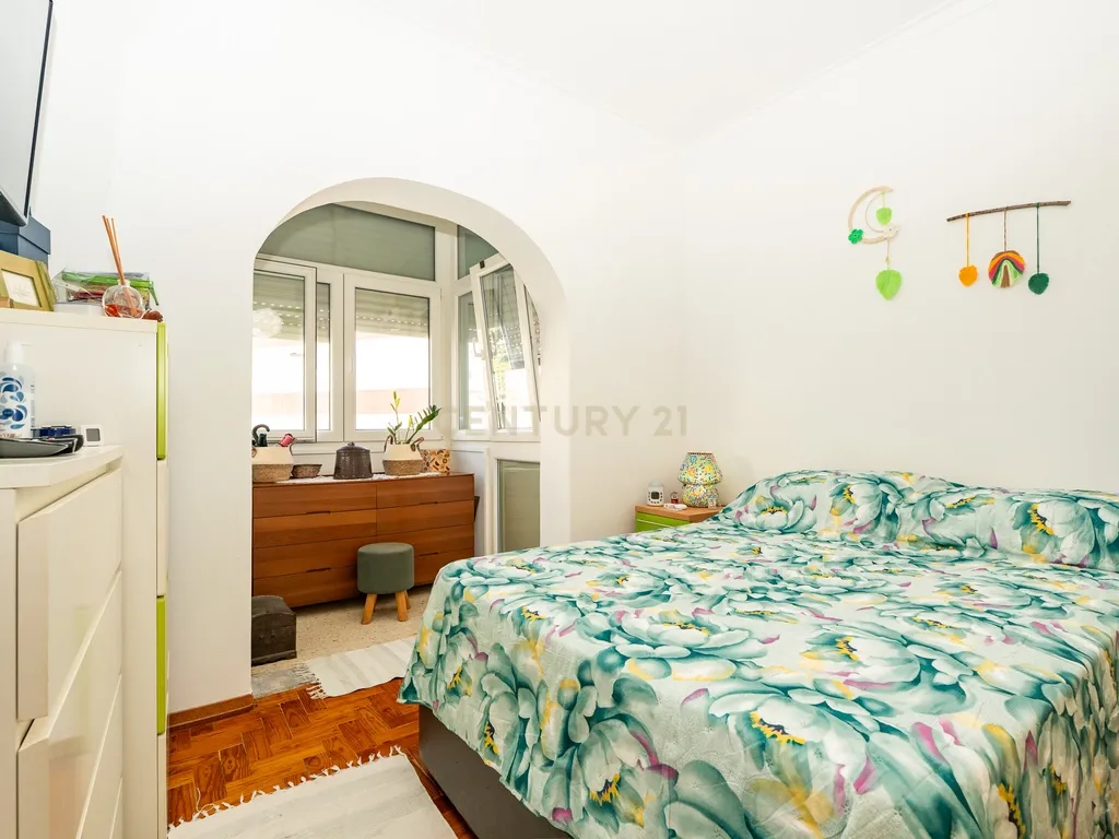 Apartamento T2 na Povoa de Santo Adrião com Excelente Localização e Conforto - Image 11