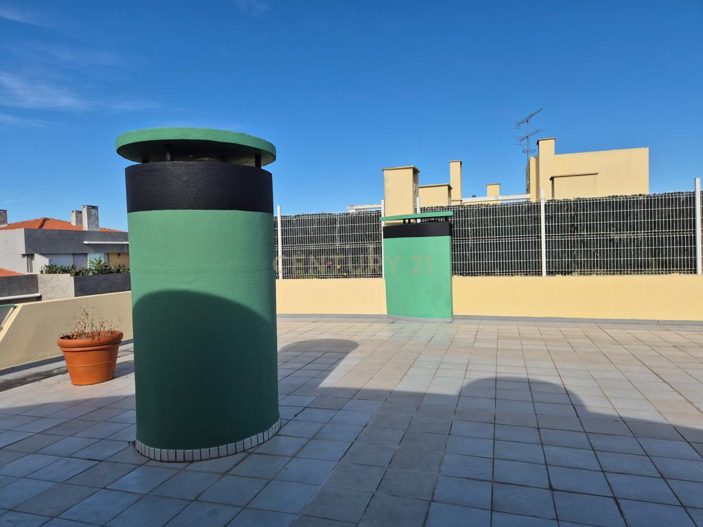 Espaçoso Apartamento T4 no Parque das Nações, Lisboa, com Garagem - Image 22