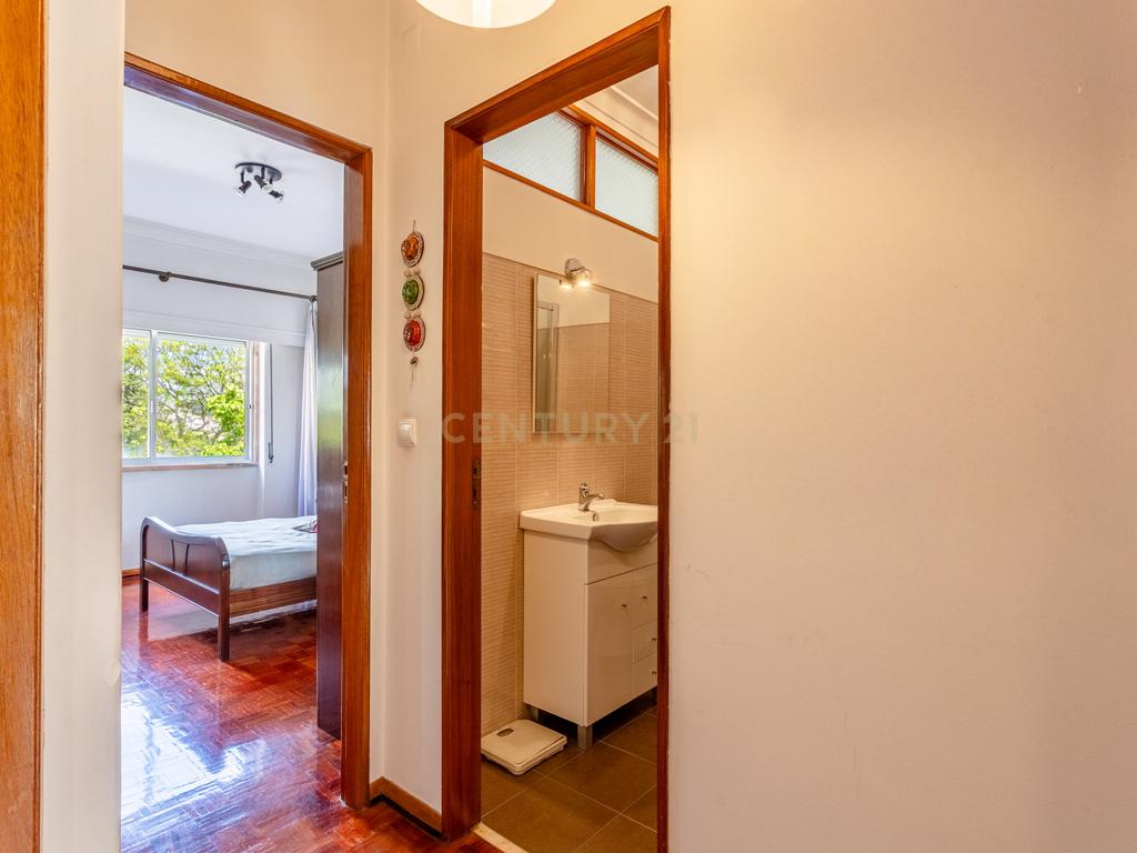 Apartamento T2 na Urbanização Codivel - Odivelas - Image 17