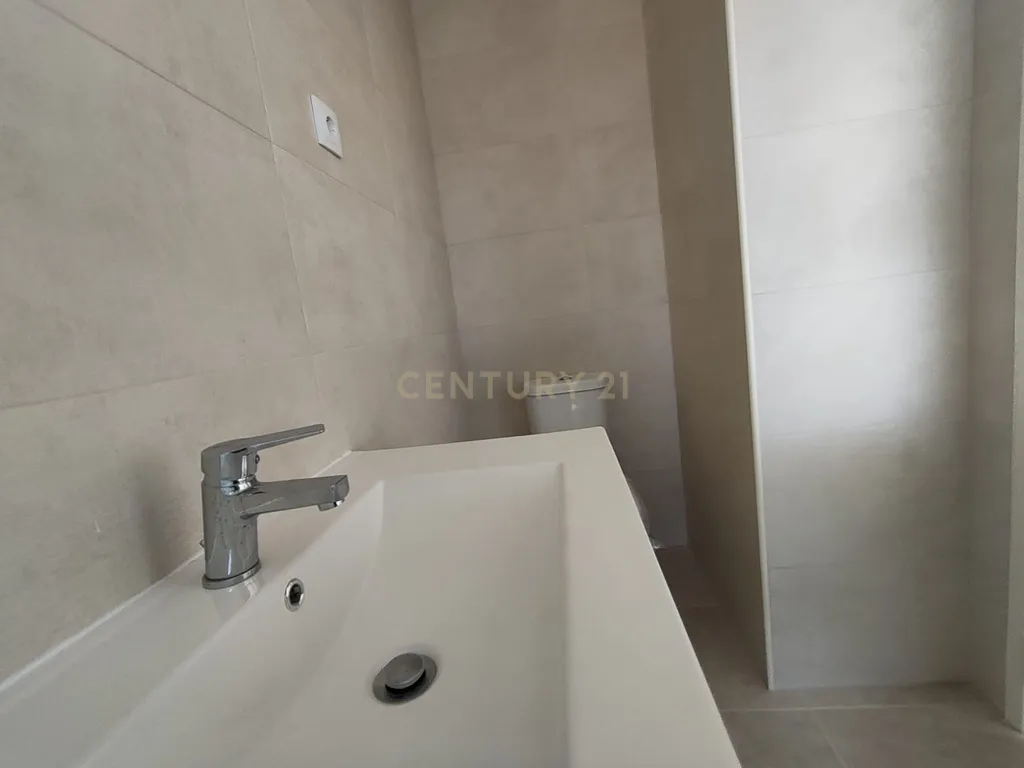 T2 renovado para arrendamento - Penha de França, Lisboa - Image 20