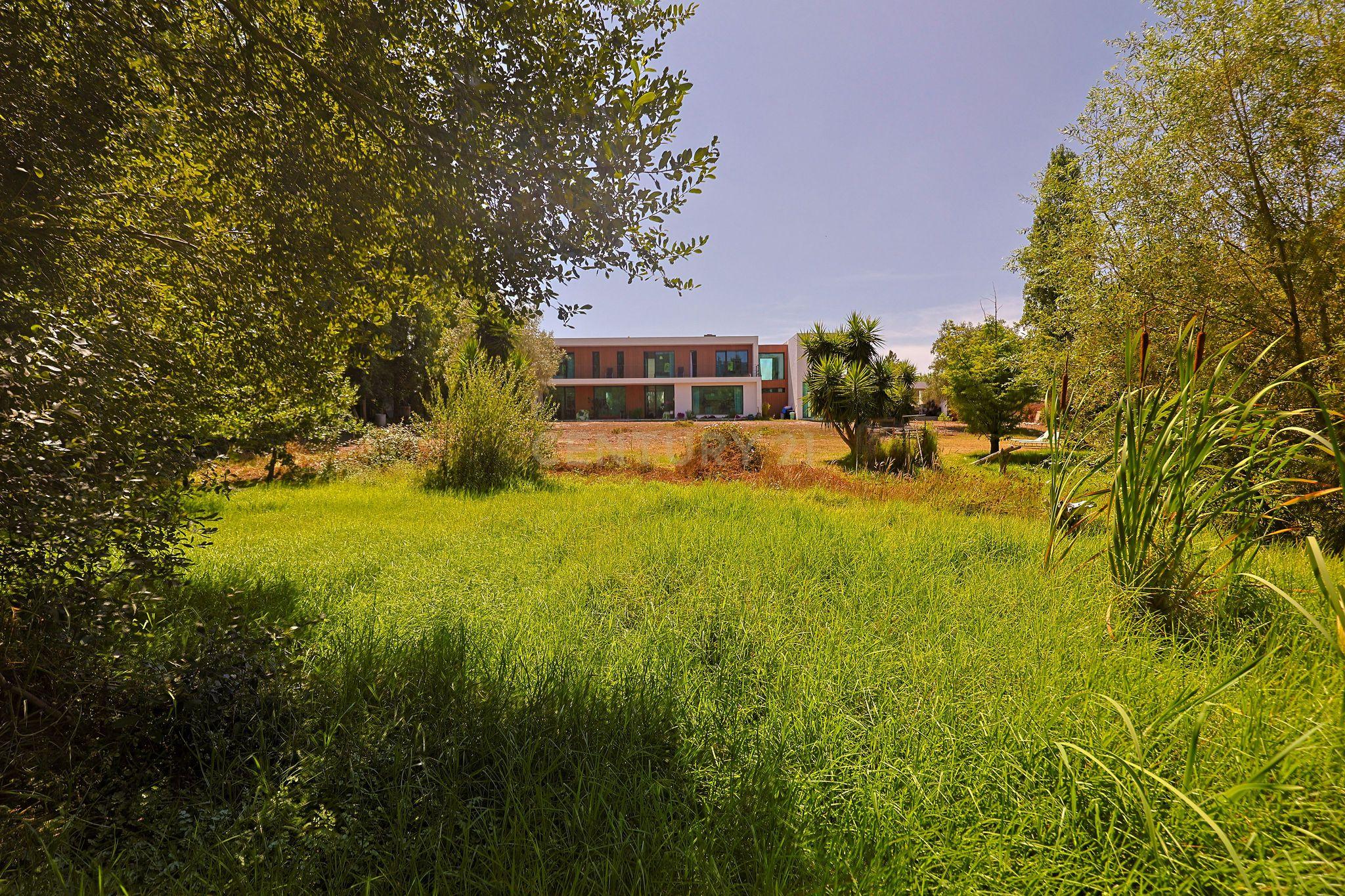 Fotografia 6 de Villa Contemporânea, inserida num lote de 9.500m2 na Quinta do Anjo, Palmela.