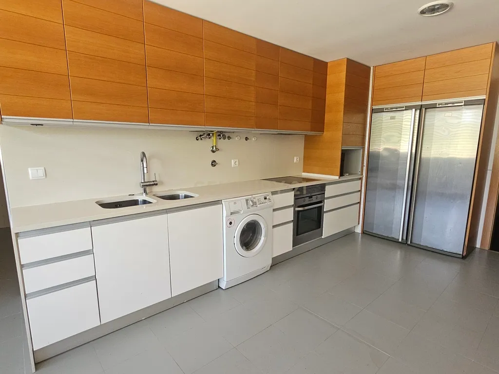 Apartamento T4 Santo André - Barreiro - Image 17