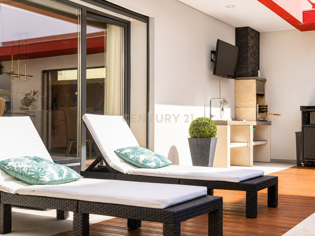 Moradia de Luxo T4 Bairro da Primavera - com Rooftop, Piscina Aquecida e Painéis Fotovoltaicos em Santa Iria da Azóia - Image 17