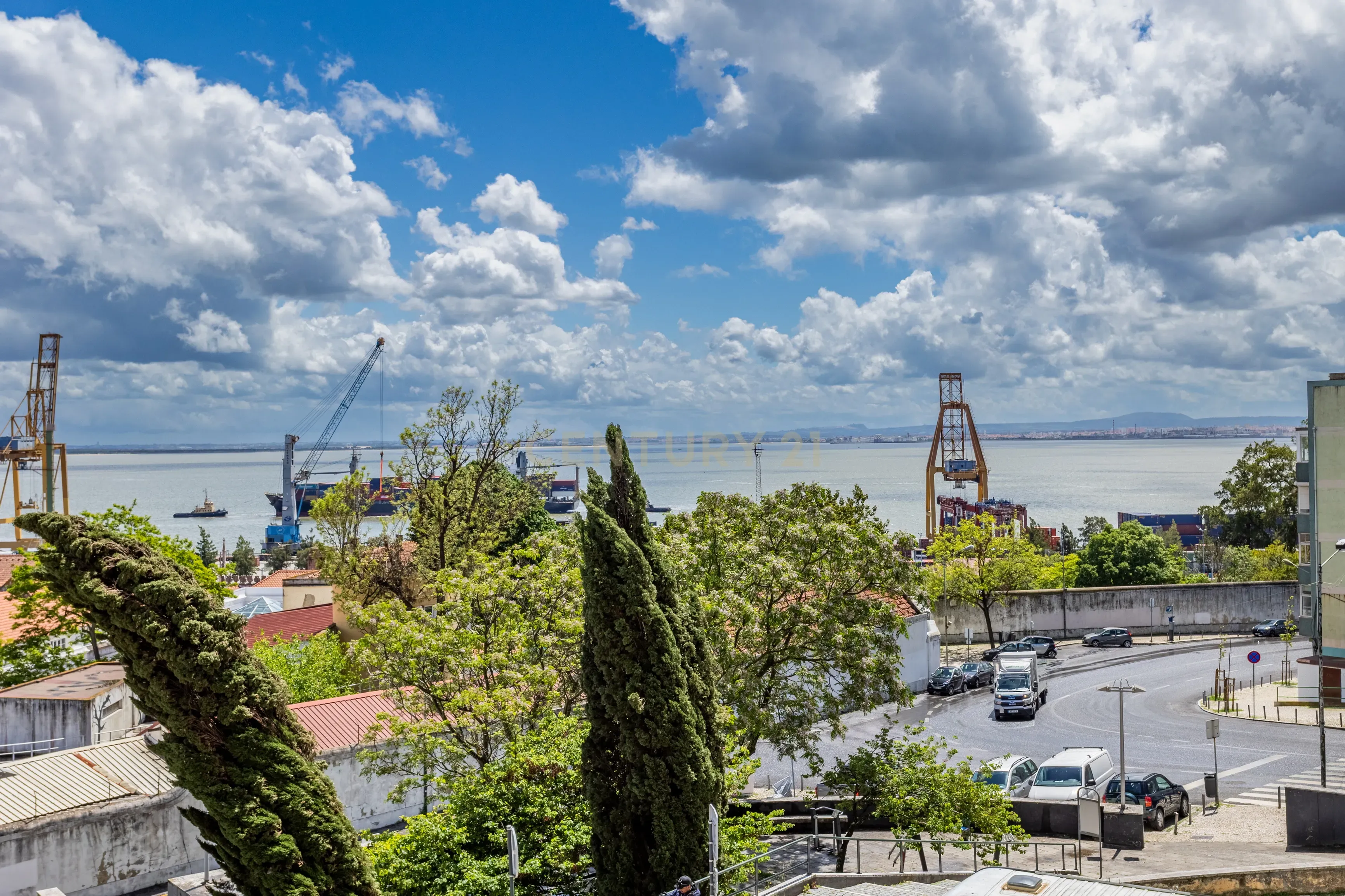 Apartamento T2 para arrendar com Vista Rio - Lisboa - Image 23