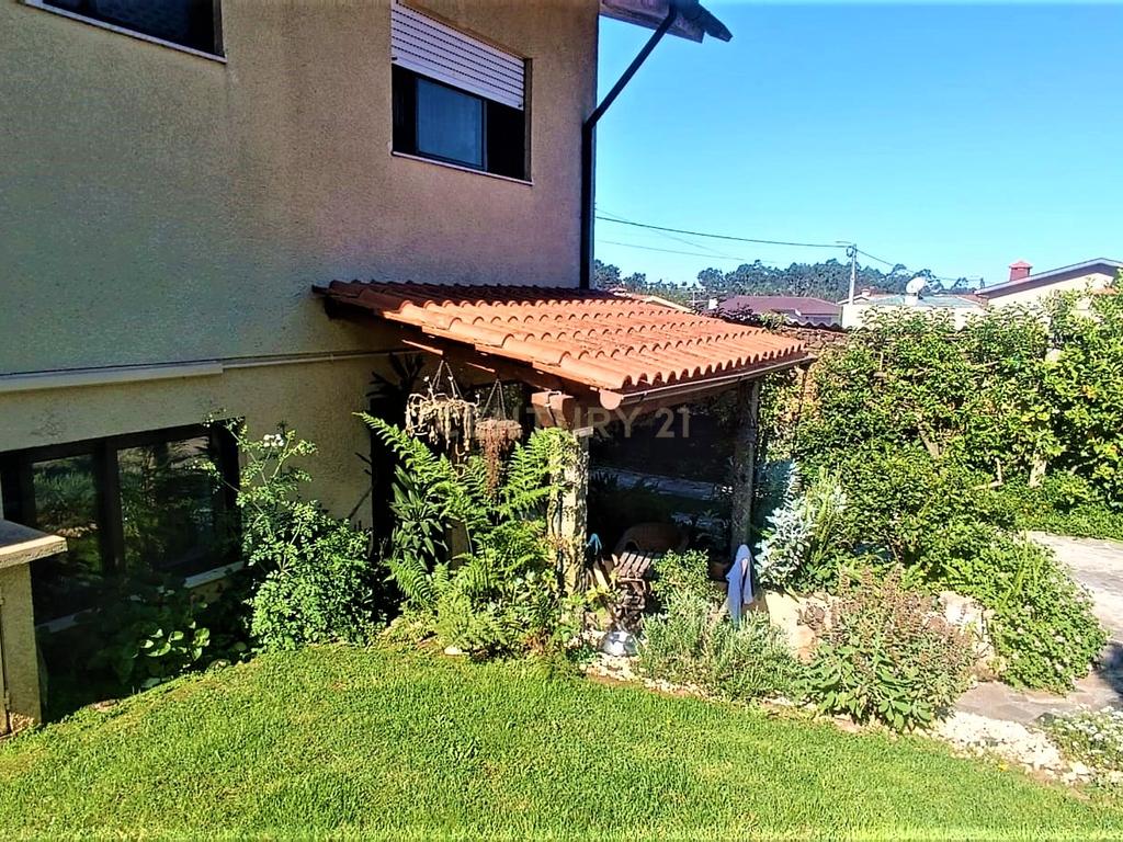 Grande moradia térrea, em Santo Tirso com área de lazer, anexo, jardim e terreno agrícola, Porto - Image 14